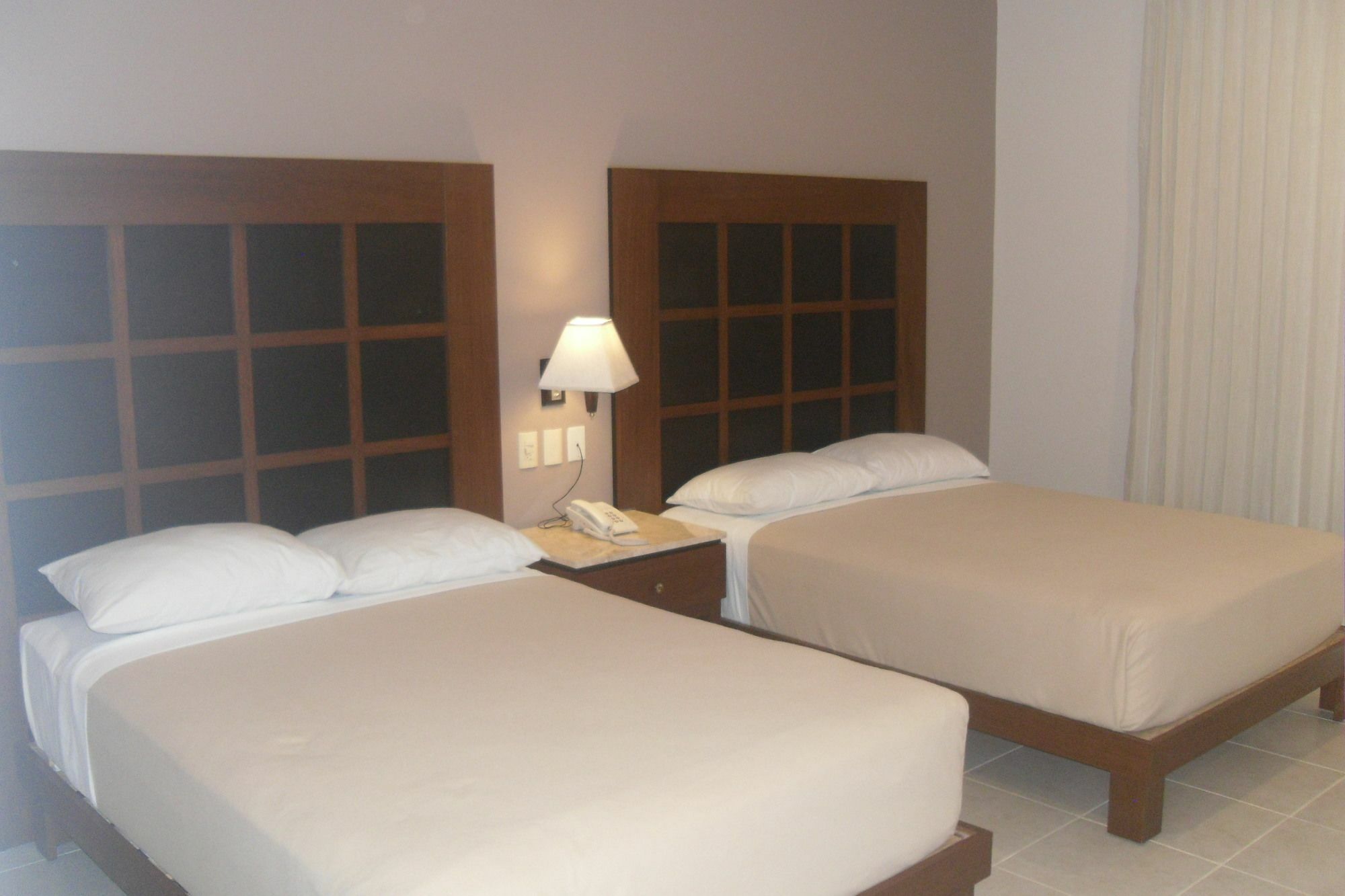 Tecnohotel Valladolid バリャドリッド エクステリア 写真